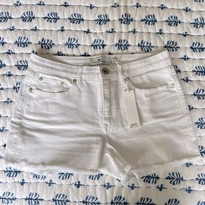 NWT Vineyard Vines White Denim cutoff Shorts - Size 27